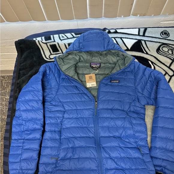 Men's Down Sweater™ Hoody - size: MED, color: Passage Blue, Brand New - Picture 7 of 8